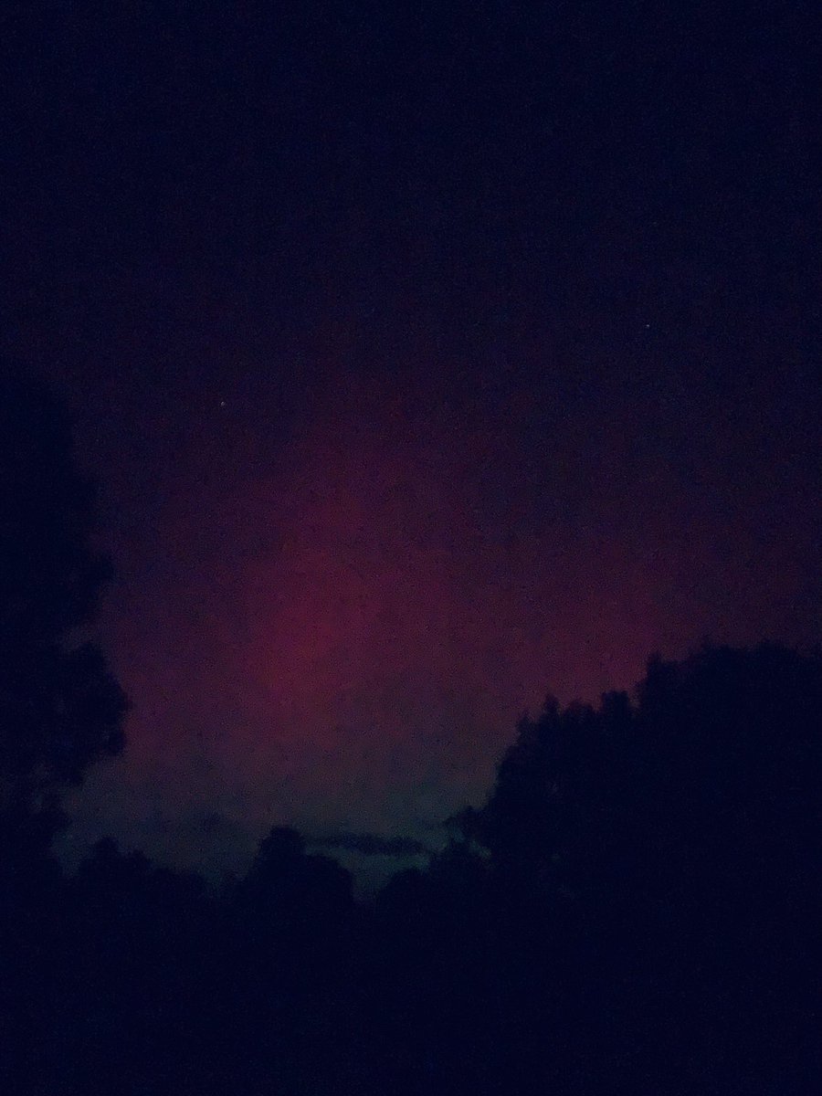 sweetster84's tweet photo. @jengolbeck @capitalweather I was excited to see a glimpse too! I’m in northern Arizona. My camera really captured the colors, but I was able to see a pink haze looking at the sky. https://t.co/waq5DvKJSi
