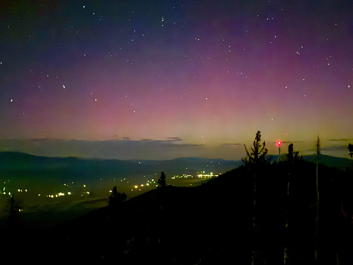 Mark Ronchetti (@markronchettinm) on Twitter photo Northern lights are out in Angel Fire. Amazing night! #northernlights Northern lights are out in Angel Fire. Amazing night! #northernlights