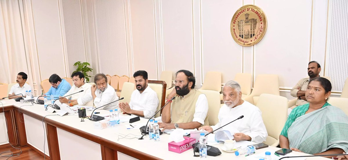 आरक्षण में उपवर्गीकरण होने तक तेलंगाना में कोई भी भर्ती प्रक्रिया नहीं होगी - रेवन्त रेड्डी, मुख्यमंत्री
धन्यवाद मुख्यमंत्री श्री <a href="/revanth_anumula/">Revanth Reddy</a> 
<a href="/ArvindPresident/">Arvind bheel</a> <a href="/PMOIndia/">PMO India</a> <a href="/narendramodi/">Narendra Modi</a> <a href="/AadivasiSamachr/">आदिवासी समाचार</a> <a href="/aakshValmeki/">Aakash Valmeki</a> <a href="/arvindchotia/">Arvind Chotia</a>