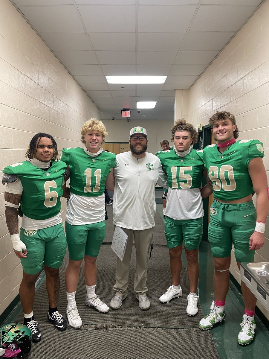Hayden_bradleyy's tweet photo. No better group of men to play with💎‼️ #Diamonds #TEU @buford_football @BufordGAPrspcts https://t.co/duNn583RNT