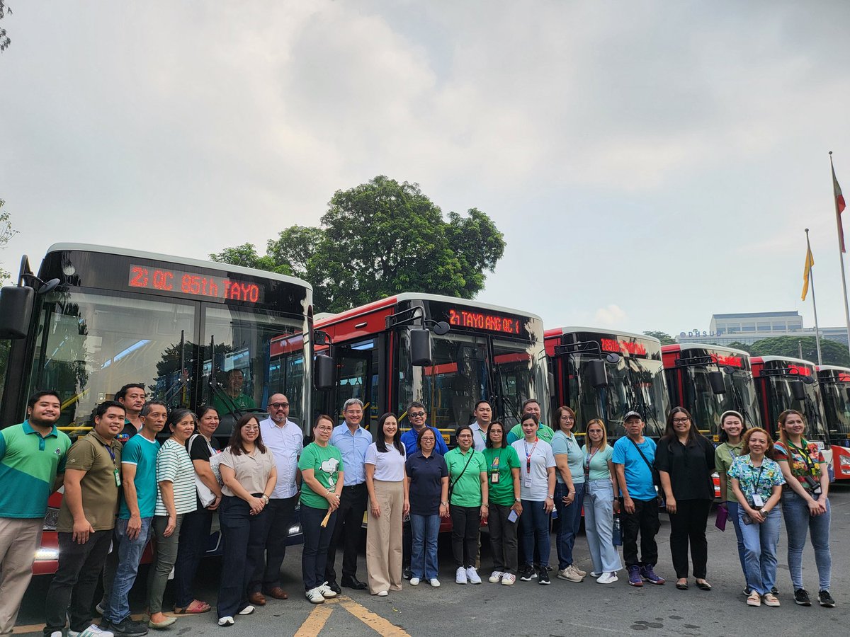 QCitizens, malapit nang umarangkada ang Electric QCity Bus! 

Dito sa Quezon City, we walk the talk! Isa sa 14-point agenda ng pamamahala ni Mayor Joy Belmonte ay “build a livable, green, and sustainable city.”