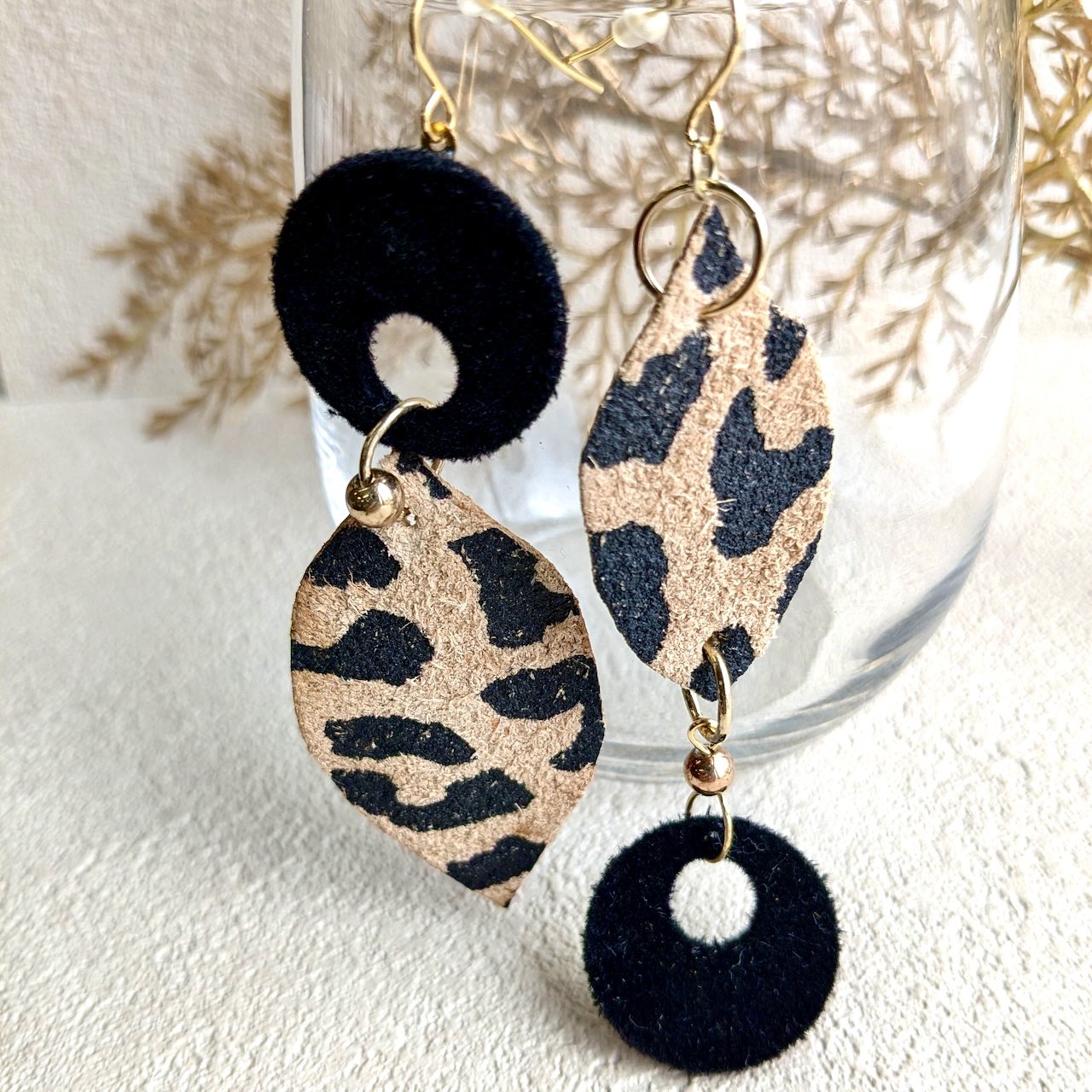ハンドメイド ピアス No.927 レオパード イヤリング ブラック