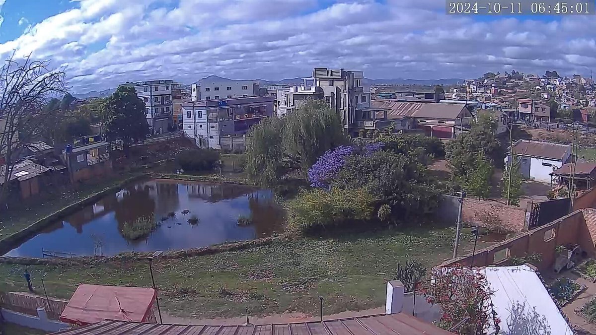 villamahefa's tweet photo. #Madagascar : 11/10/2024 - 07h45 Webcam live #Antananarivo #Analamanga. Température : 17° - Coucher du Soleil : 17h50.  Vue de l'Hôtel &amp; Restaurant #Malagasy #VillaMahefa #VisitMadagascar #Madagasikara #MyMadagascar #MadagascarTourism #TeamGasy #Gasikara https://t.co/RckElx8GFx https://t.co/Dhp0khVUTi