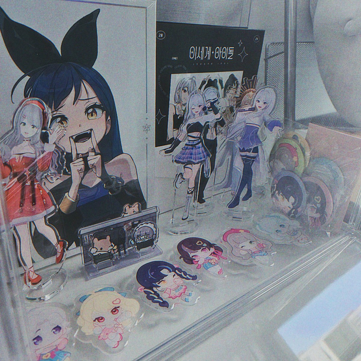 나는 정말 ... 아이네님을, 
이세돌이라는 사람들을 너무 많이 사랑해버려🥹💜