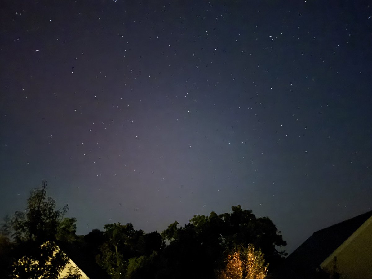 6am and the northern lights are still about …..a bit