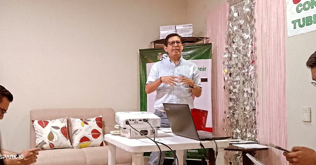 REDBOL_BOLIVIA's tweet photo. 📢 Jornada clave en @asuncami sobre la desconcentración del Programa VIH en Santa Cruz para mejorar la atención. #PVVS #SUS #SaludMentalParaTodos https://t.co/mURhxp152W