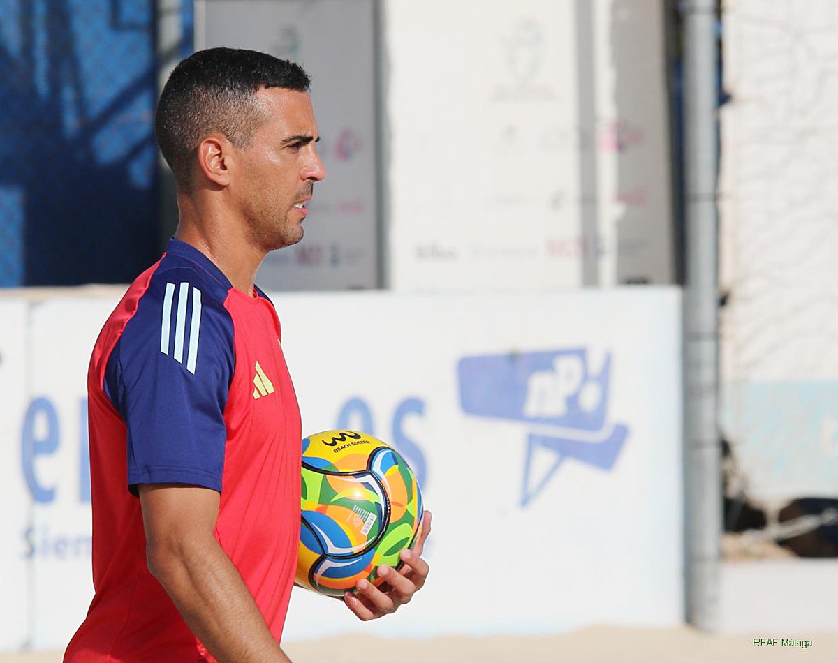 ℹ️ La <a href="/SEFutbolFem/">Selección Española Femenina de Fútbol</a> Playa ⚽🏖️ que entrena <a href="/Sidi_omar/">Sidi omar</a> comienza hoy su participación en la 𝗪𝗼𝗺𝗲𝗻'𝘀 𝗖𝗼𝗻𝘁𝗶𝗻𝗲𝗻𝘁𝗮𝗹 𝗕𝗲𝗮𝗰𝗵 𝗦𝗼𝗰𝗰𝗲𝗿 𝗖𝘂𝗽

A por ello, míster 💪💪💪

🇨🇭Suiza 🆚 España 🇪🇸
⌚️ 11:45 h

📺 rfef.es
🏟️ Cádiz 🇪🇸

#EntrenadorRFEF