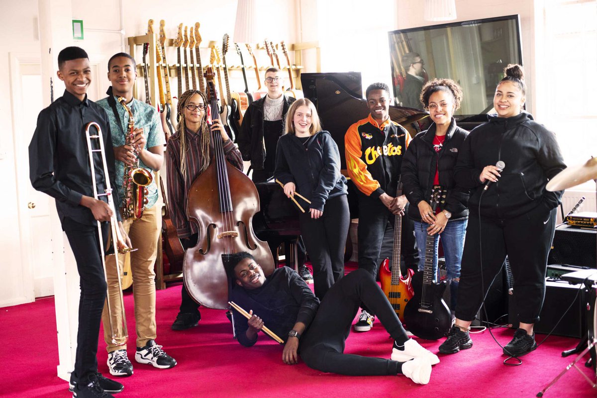 Calling all jazz fans - this one's for you 🎷

#EFGLondonJazzFestival is back this November. Even better, one of the wonderful local charities we support, World Heart Beat, will be a part of the celebrations 🎵

ctrk.klclick.com/l/01J8R5KDK2FP…