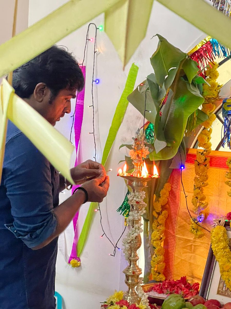 VJS_CUDDALORE's tweet photo. அனைவருக்கும் இனிய சரஸ்வதி பூஜை மற்றும் ஆயுத பூஜை நல்வாழ்த்துகள் 🙏🏻

@VijaySethuOffl @vsp_productions
#Vijaysethupathi 

@kumaran_VSP @MakkalSelvanFC @VJS_CUDDALORE @cp_navinraj https://t.co/ka3Cqt9uek