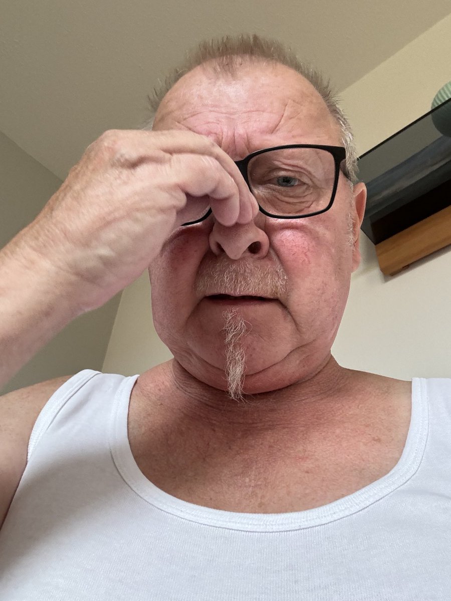 H58006478H's tweet image. Irgendetwas wollte ich Euch sagen😳
Hmm🤔 egal schönes Wochenende👍🥰😘
I wanted to tell you something😳 Hmm🤔 whatever, have a nice weekend👍🥰😘