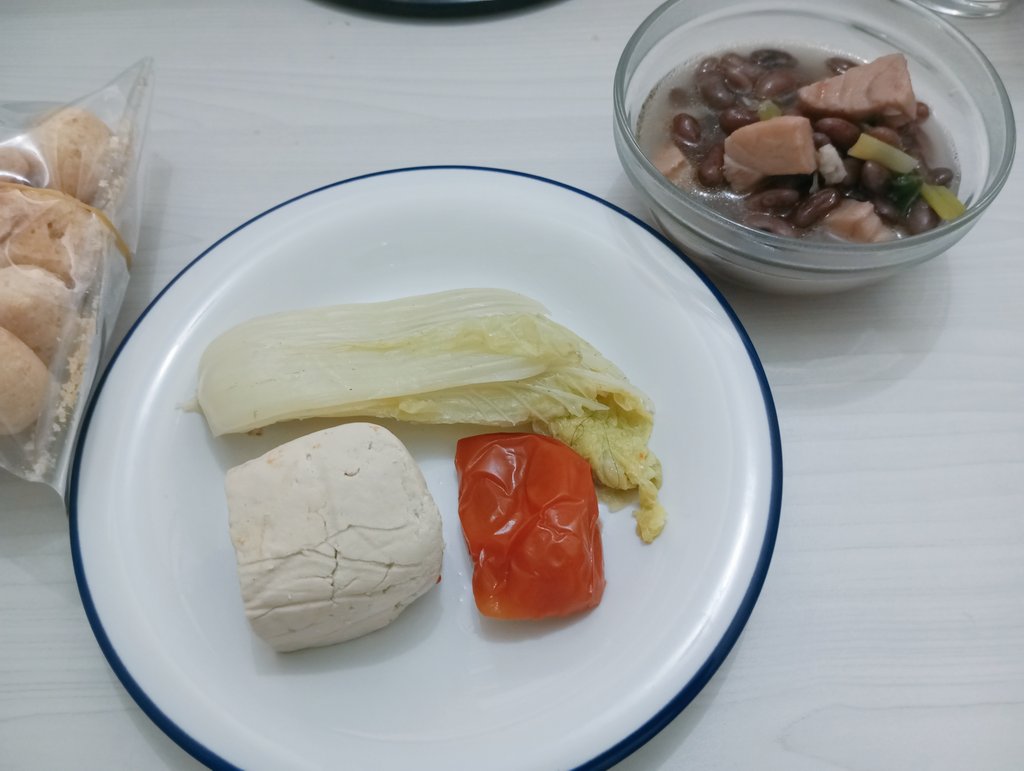 NPingitz's tweet photo. Hentikan aktivitas mu bro
Selamat maksi
#ifh2
#nokarbo
#fishsoup
#kakapputih
#kacangmerah https://t.co/Wh7OucVGq7
