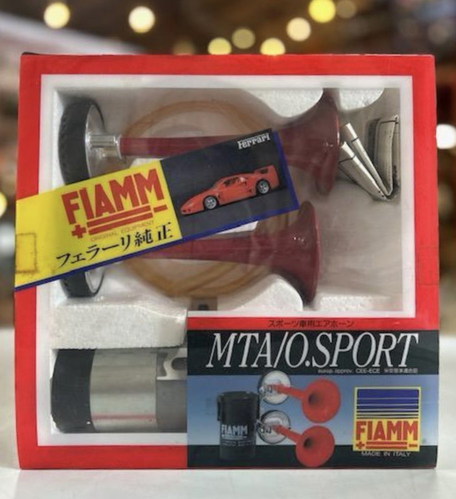metaboric1970's tweet photo. 懐かしさのあまり…
下品なホーンをGET🤭
#FIAMM
#エアホーン https://t.co/bOKKyKcJ87