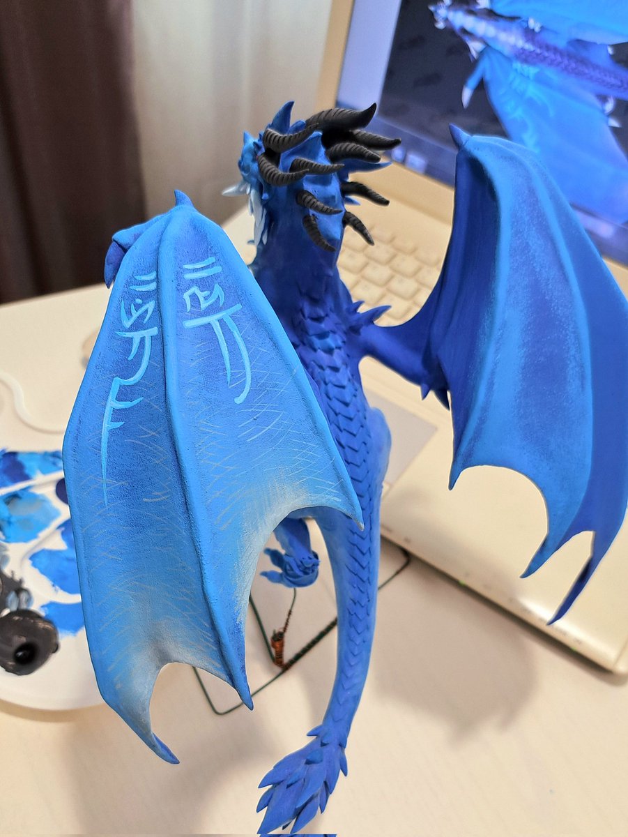 Forgot to post this photo last week. Now the coloring is nearing completion! 💙