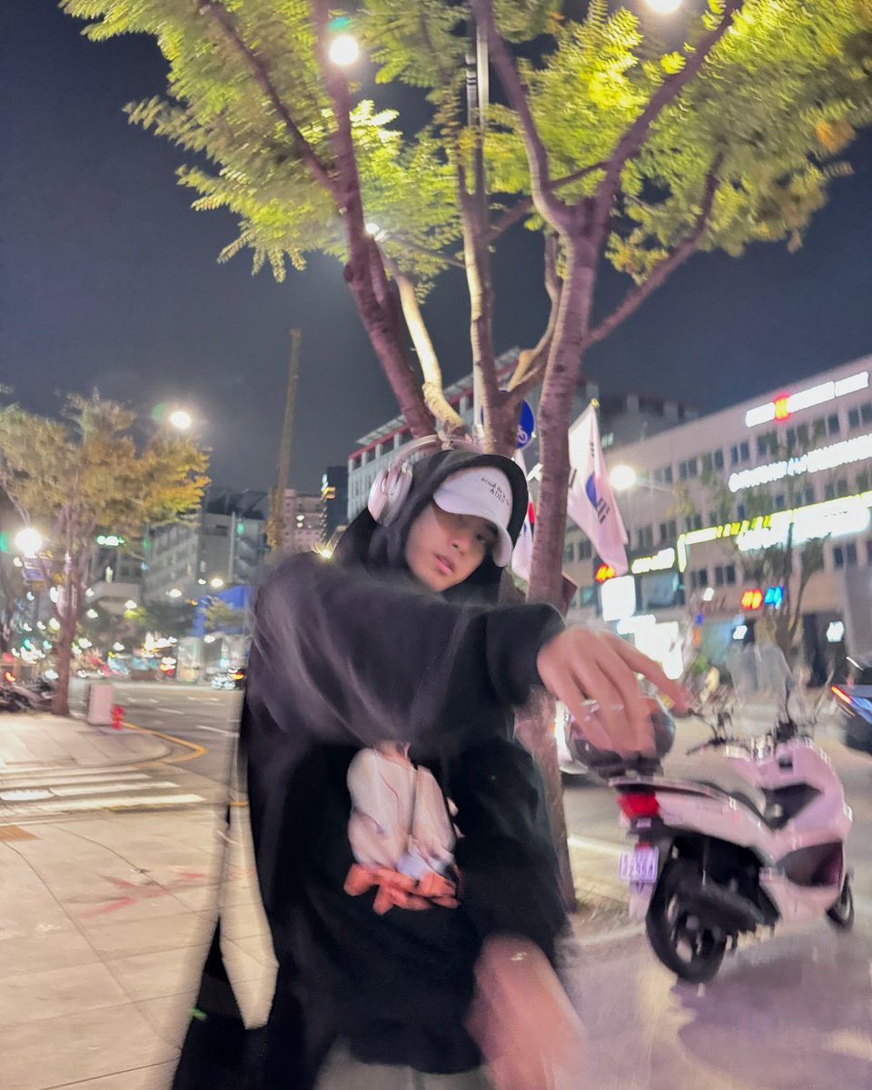 H7NKylerGlobal's tweet photo. #HORI7ON_KYLER | IG POST '101124'       

im._.kyler: Seoul
🔗 https://t.co/phVNvJmgVG

Follow HORI7ON Kyler on Instagram 👇🏻
https://t.co/M2fAIzBs3V

#HORI7ON #호라이즌 
#KYLER #카일러
@HORI7ONofficial
@HORI7ON_twt

(2/2) https://t.co/KVX5cxl8I4