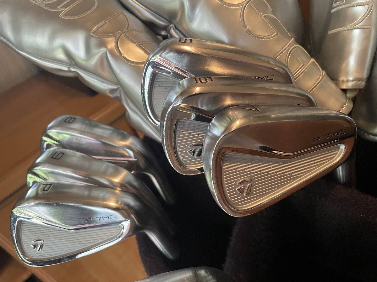 ishihiro27's tweet image. イケメンでカッコいいんだけど、何せ難しい…(特にロングアイアンが…)
県アマとかに出てる同級生に50歳が使うクラブじゃないって言われた🤣💦
ということで、新しくブリヂストンから出た241CBと242 CB+をコンボでカスタムオーダー⛳️
#テーラーメイド
#P7MC