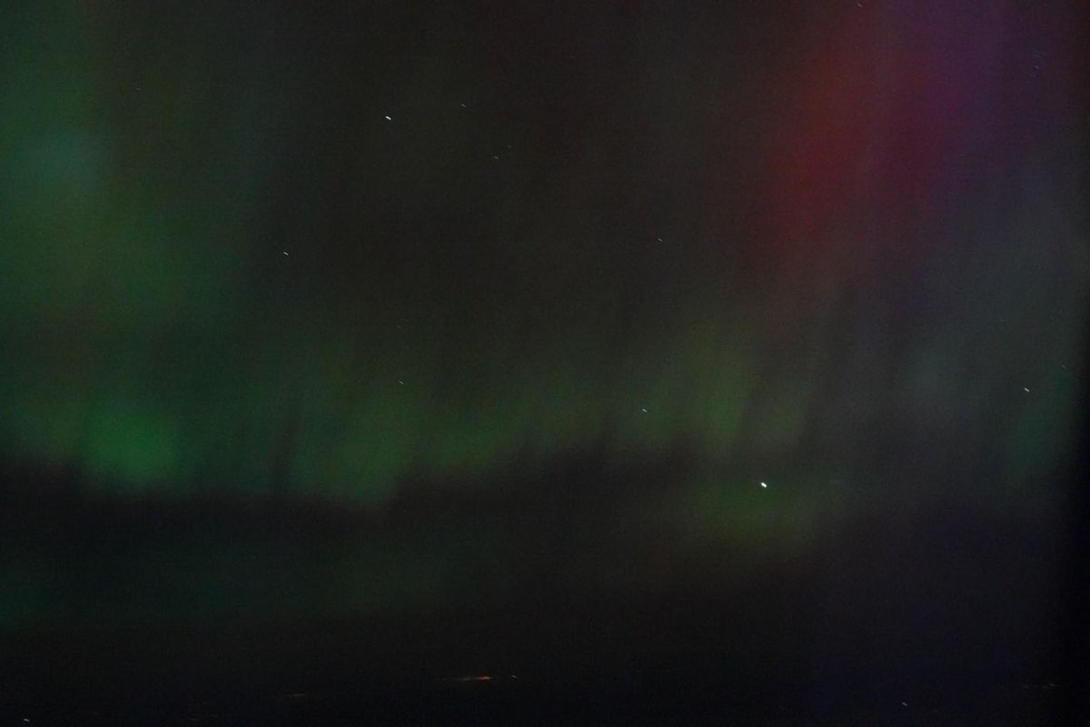 Scott_Stransky's tweet image. Colorful auroras from @Delta 702 this evening!