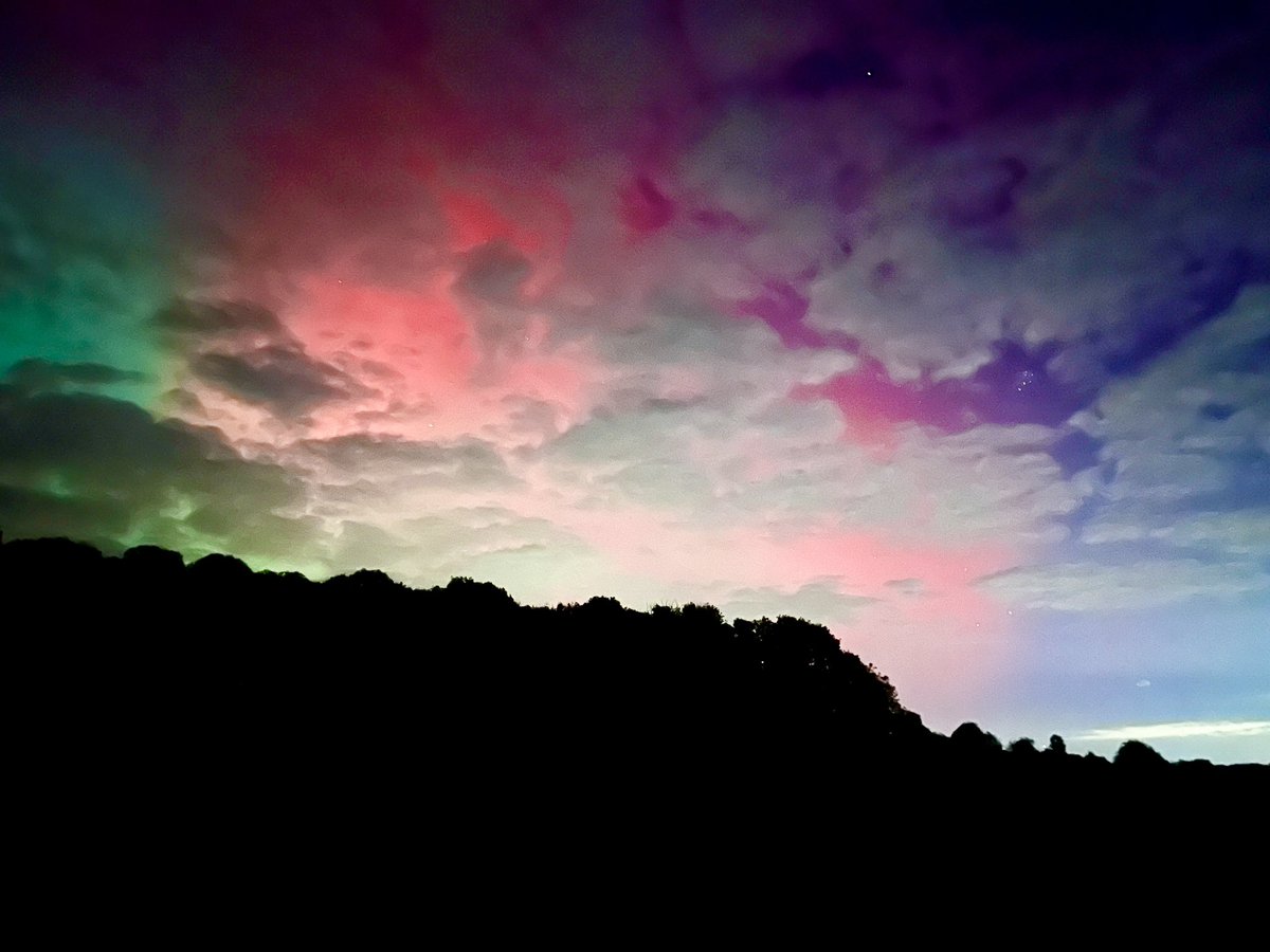 Aurora over Henley 
#northernlights 
#HenleyonThames