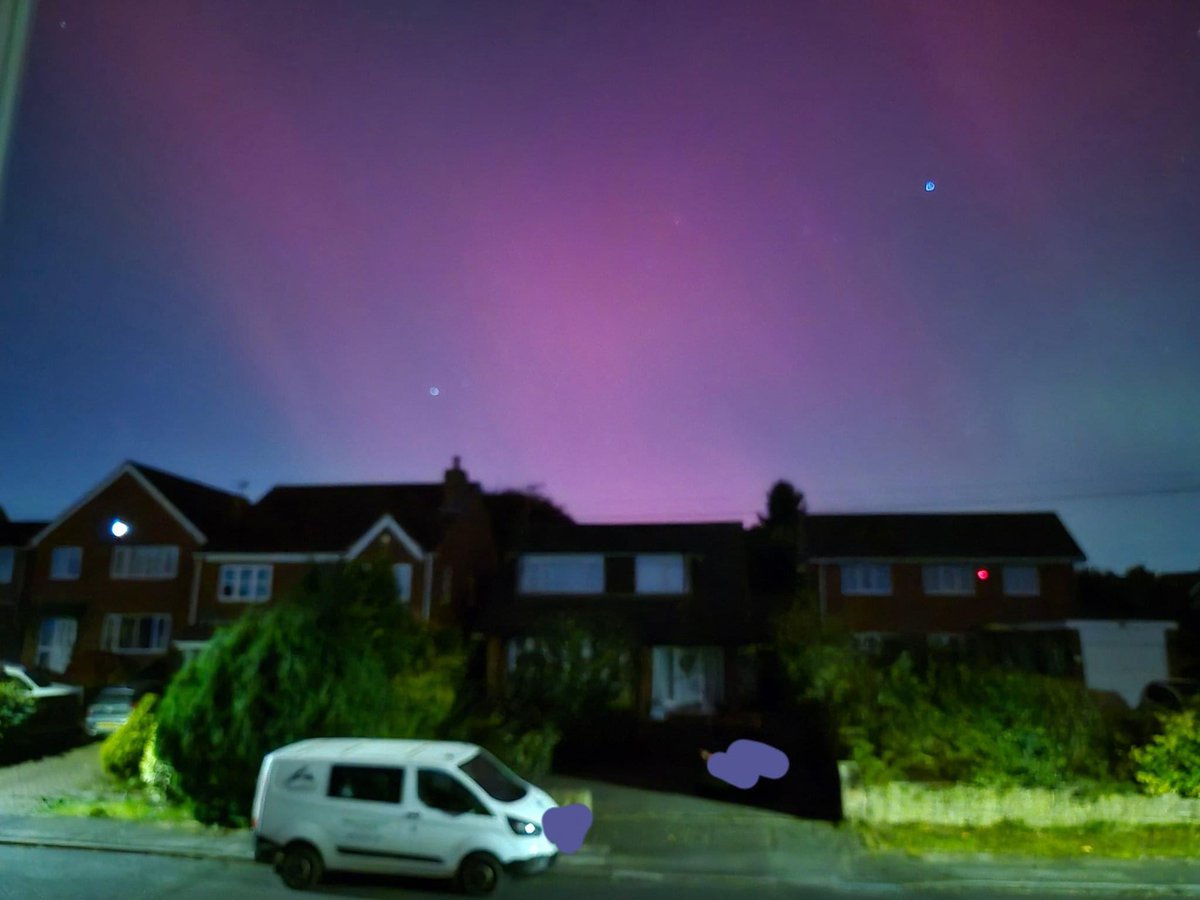 CEBailey1's tweet image. Woke up to this gorgeous photo from our neighbour of the #northernlights over our house ✨