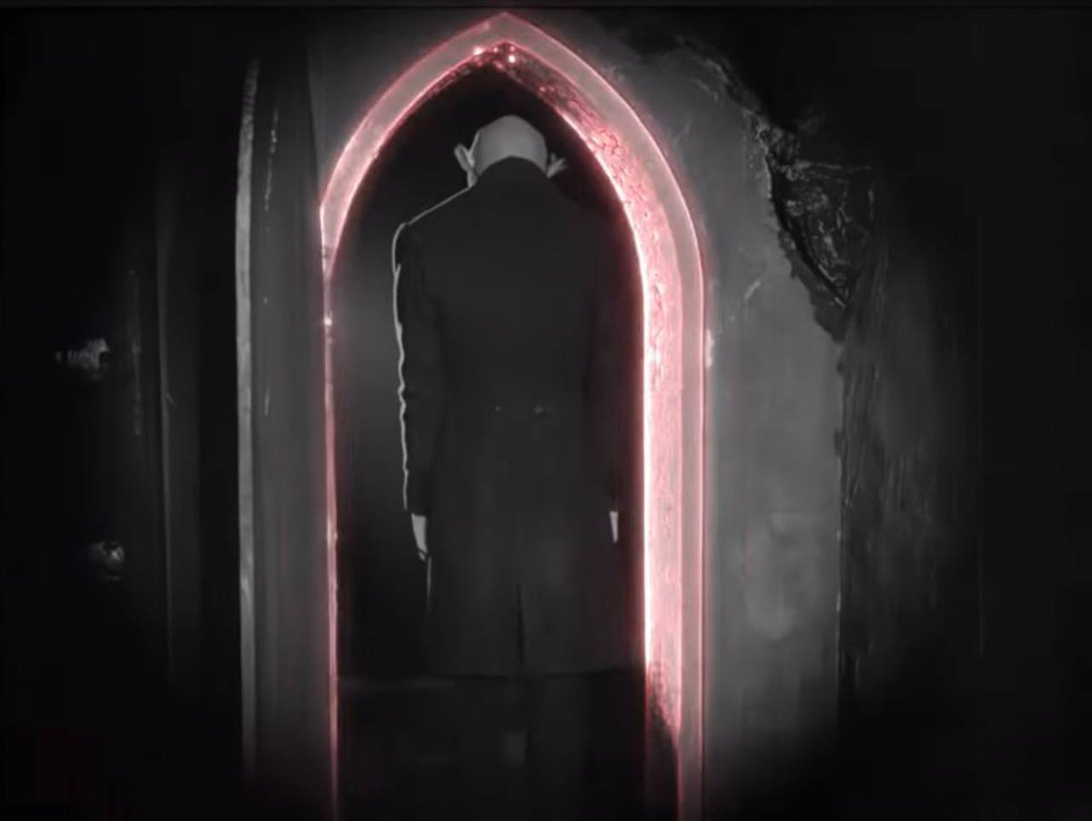 misterminsoo's tweet photo. I already thought pairing Radiohead and Nosferatu was corny, but it needs to be highlighted that @SilentSynced are ADDING flashing colors + other effects to the films they're presenting. Why the hell would anyone wanna see Nosferatu like this? Everyone involved is an idiot. https://t.co/N4JykhC7vi