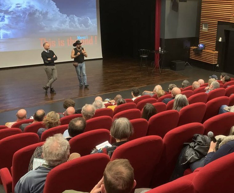 VilledeConches's tweet photo. Merci @SergeZaka d’être passé à Conches hier soir, avec bonne humeur et talent. Pour nous parler de sujets sérieux, sans se prendre au sérieux. Une salle captivée, un public conquis, une conférence fabuleuse! What else? 🤗 https://t.co/HZp7hMR6pP