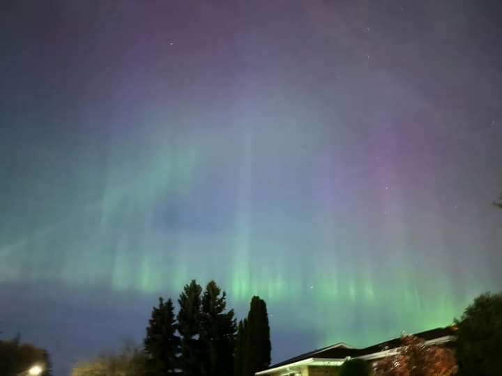 Woke up in the middle of the night just to see you dancing🥰🥹I will never get tired admiring your beauty everytime i see you.

#northernlights