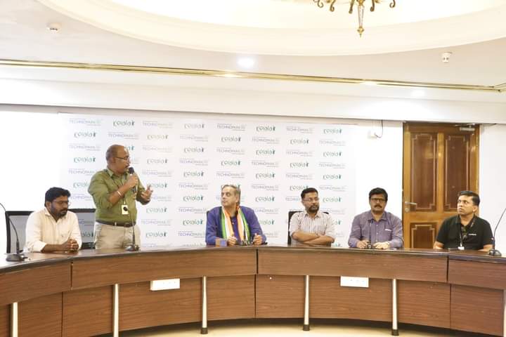 DinkarKV's tweet photo. It was an honour and privilege to take a lead in organising an event to celebrate #WorldMentalHealthDay along with business leaders, HR leaders and professionals in Tech. 
Gratitude to @ShashiTharoor Ji for engaging with the community on #WorkplaceWellbeing 

#WMHD2024 #WMHD https://t.co/ni6UJ1f3xR