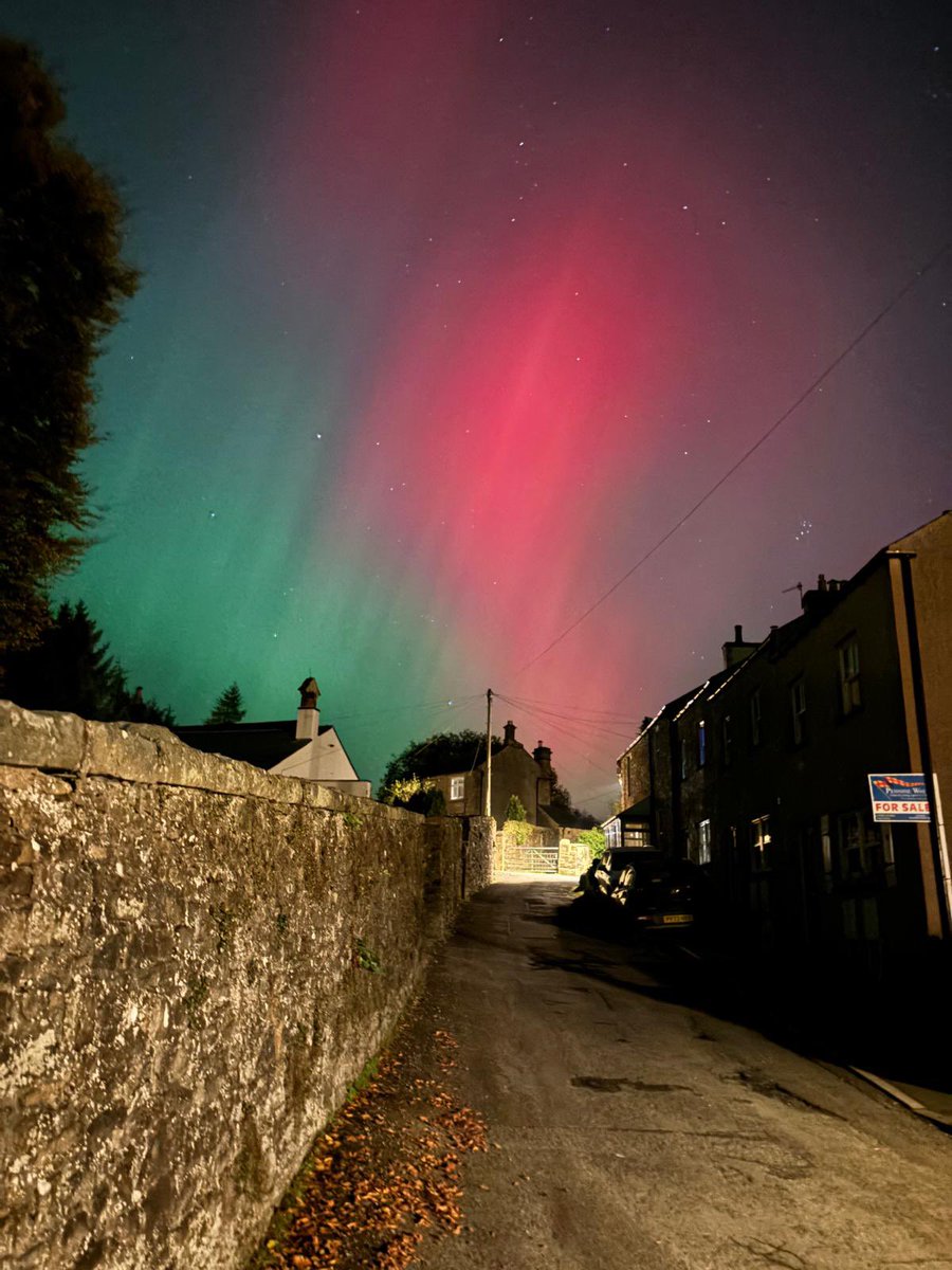 just_sev's tweet photo. Last night’s skies in Alston, Cumbria 

@NatSev1 #AuroraBorealis https://t.co/zWKkY6pVa5