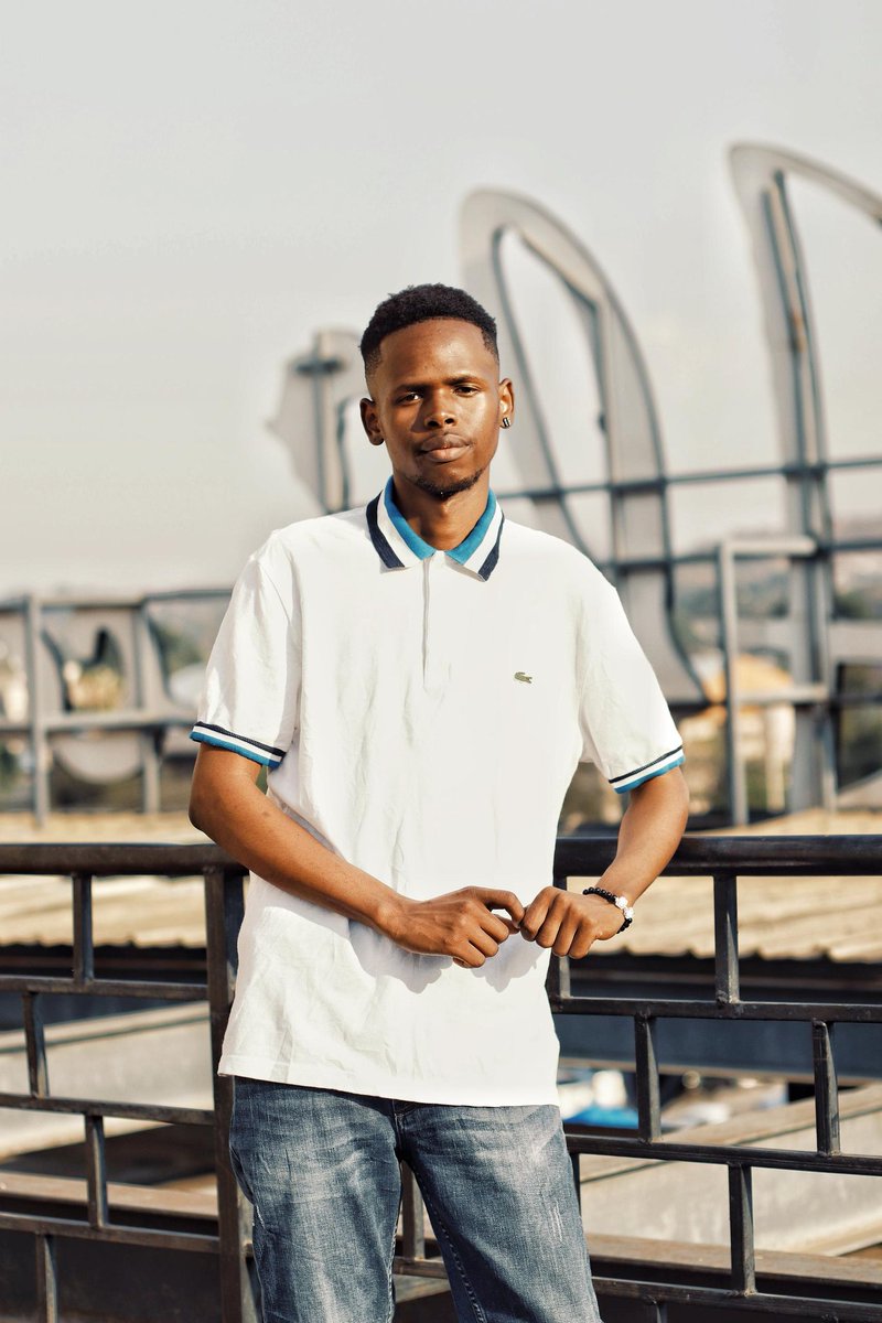 Hyperloll4's tweet photo. Hey Twitter Mw it's your boy Hyper again.
So i wanna take part in contesting for Mr KUHES but i need a sponsor to help me in clothing and styling cuz i really can't manage the whole thing on my own. 
It's happening next week Saturday.
Whatsapp me on  : 0986085857 https://t.co/bfQFJFkqHA