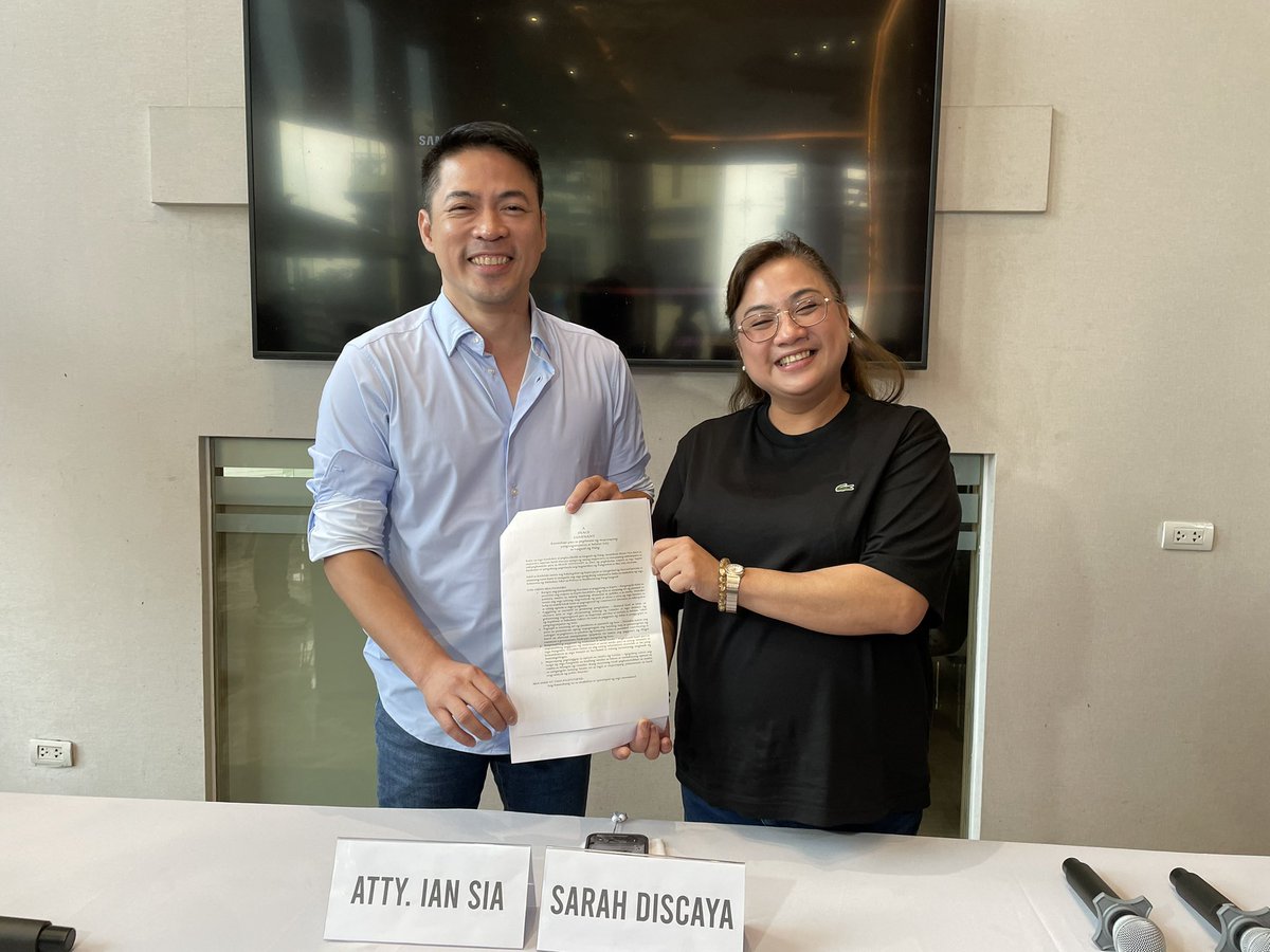 ABSCBNNews's tweet photo. LOOK: Pasig mayoralty aspirant Sarah Discaya calls on Mayor Vico Sotto to sign peace convenant for peaceful, respectful campaign and elections.  

Discaya tells Sotto: “Let’s play fair. Maraming issues na binabato, wala kaming binabato pabalik… It’s given a misconception of who we are.” | via @willardcheng #Halalan2025