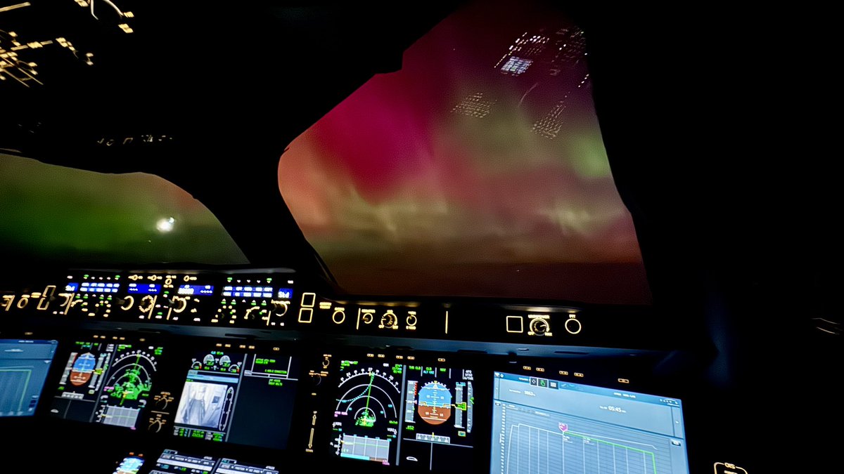 togalock_fr's tweet photo. Wow. ✈️ CDG 🇫🇷-LAX 🇺🇸
@airfrance #avgeek #avgeeks https://t.co/sxSeK9LG1o