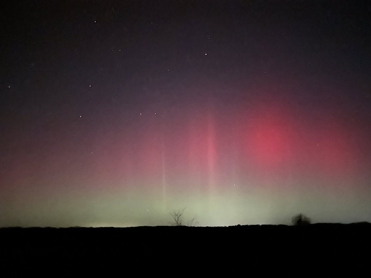 jrdusmc's tweet photo. Northern lights near Cool Springs KY #tristatewx #kywx @RonanRhodes @Wayne_C_Hart @wxornotBG https://t.co/9pAaT0ft9i