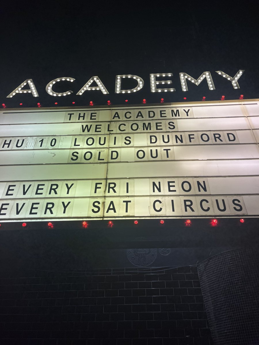 pmul74's tweet photo. @LouisDunford Brilliant gig last night 👏Please come back soon to Dublin! https://t.co/vzLBC9sNBW