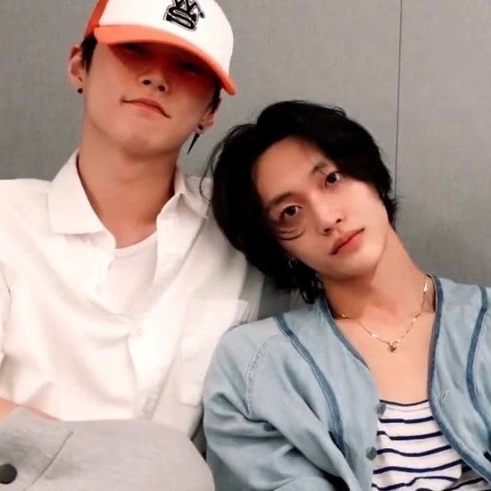 Hello everthing this is deo speaking, 

Hmm karena kak lux lagi seneng banget  ini karena seunghan comeback, jadiii deo mau GA dadakan udah lama juga gak GA, hmmm 2 pemenang ya guysss, hadiahnya nanti milih sendiri yaa mau apa budget per orang 25k 

RT aja ya, closenya suka suka