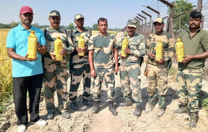 MSain375's tweet photo. #AlertBSF foiled nefarious act of #Pakistan.
Recovered heroin and 2 drones in three separate operations.
#BSFAgainstDrugs #BSFProtectingPunjab #Rajinikanth #MahaNavami #DurgaAshtami #Vettaiyyan #Milton https://t.co/8ycIGD3uS0