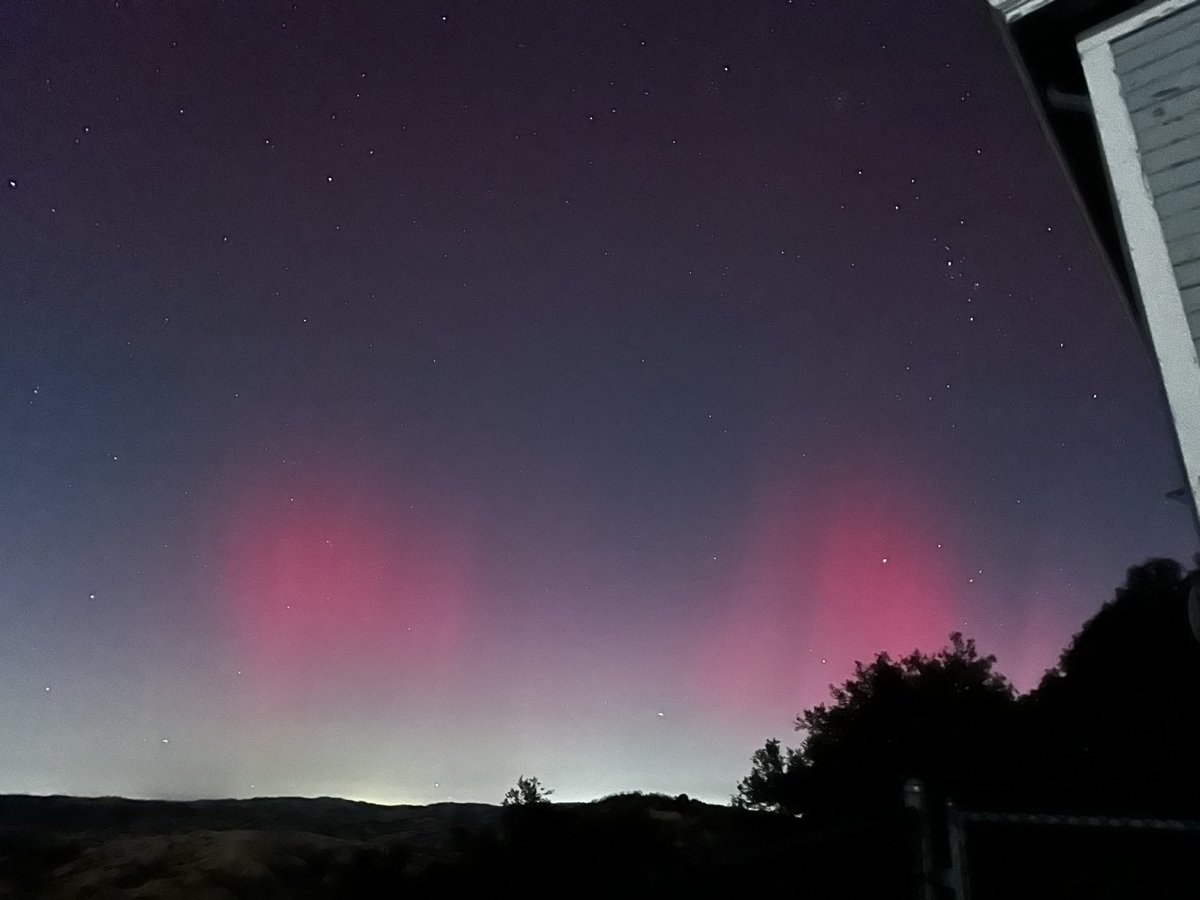alexjtouchton's tweet photo. Aurora from Mt. Hamilton (Lick Observatory) east of San Jose, CA. Faint pink glow around 7:30 pm (4th pic), quiet thereafter, then small substorm at 9:40 pm

@SNHWx
@TamithaSkov
@drkstrong
@nenecallas
@ryan
@JohnExit74nj
@NWSBayArea
@RobMayeda https://t.co/PdD2jdEm9A