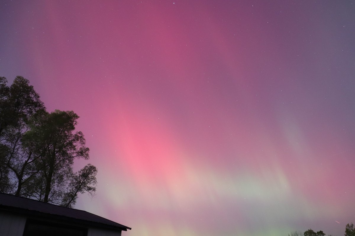 Kay_Tahk's tweet photo. #AuroraBorealis #Ontario https://t.co/6ttVSA9emw