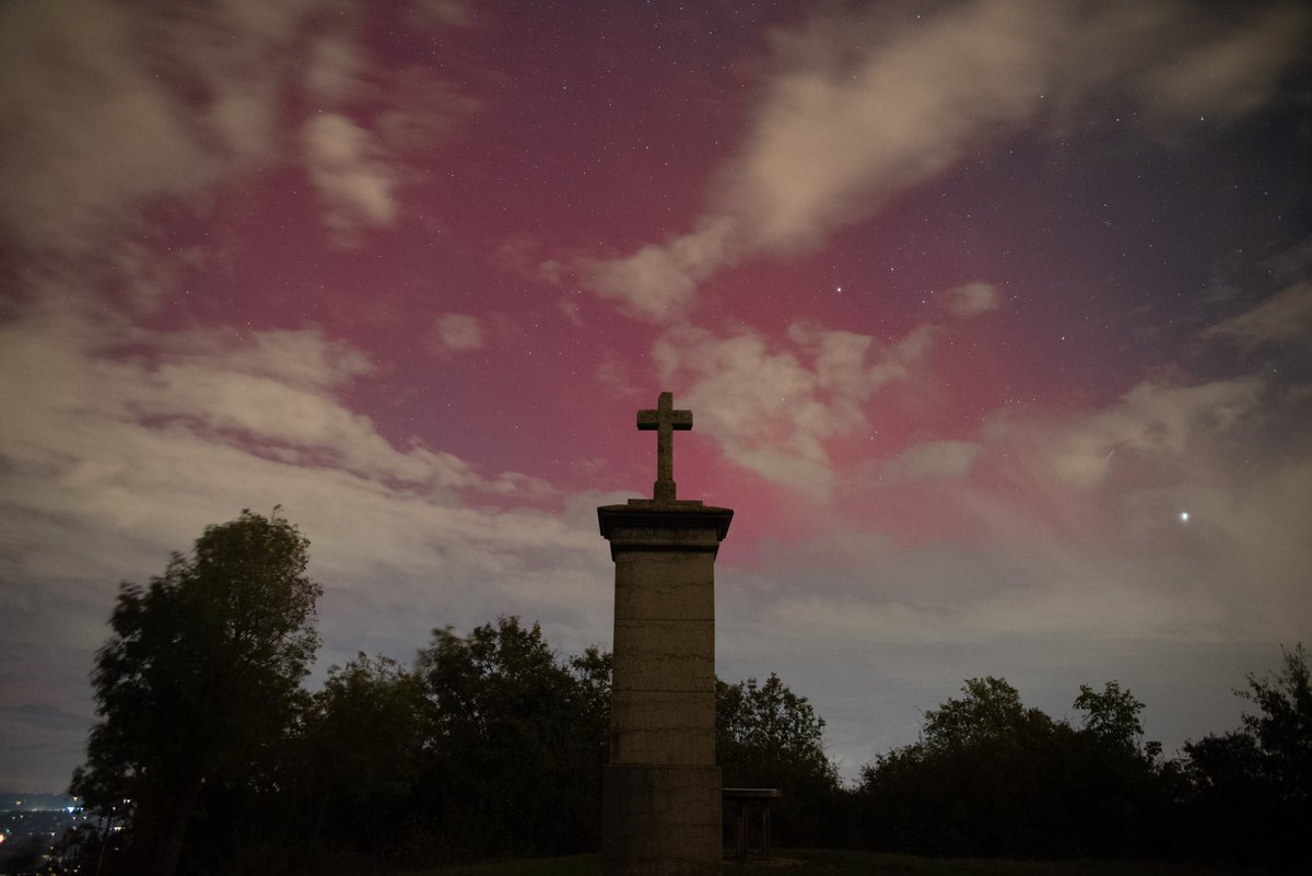 Dans mon petit bled, vers Lyon, dans la nuit du 10 au 11,vers 1h30 😊