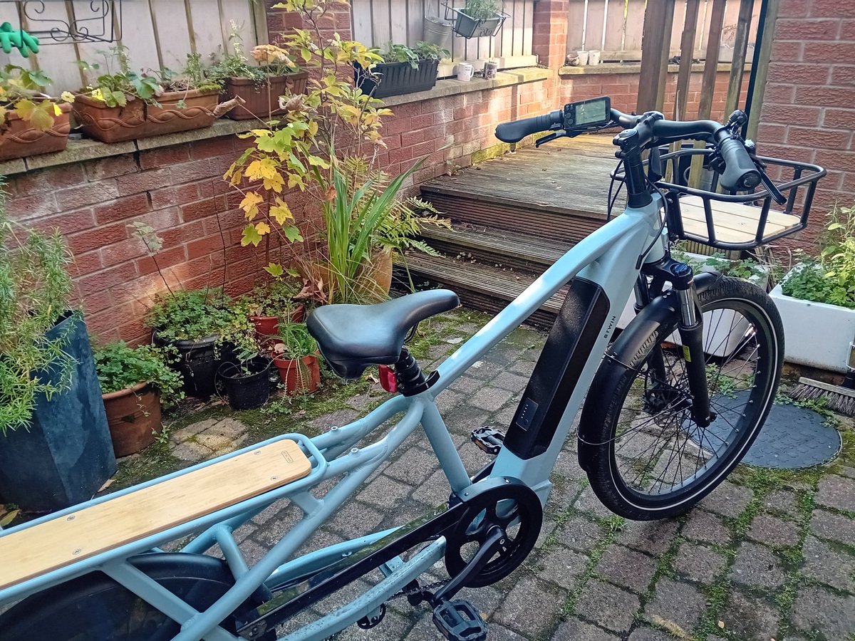 IT'S BACK!!! Thanks to the kindness of neighbours, the bike has been found!
Absolutely over the moon to have it back. Thanks to everyone who shared the picture and for all the kind words 🥰🥰🥰🥰