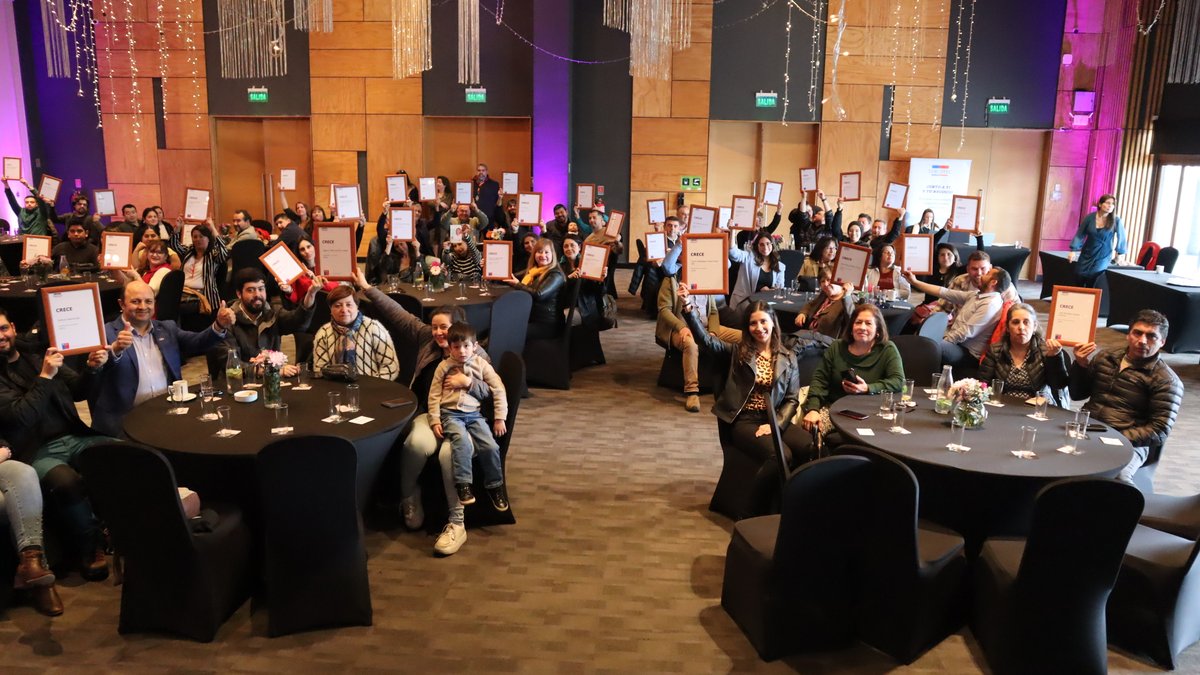 Vingenieros's tweet photo. El día de ayer, hemos certificado a un total de 87 empresas de la #Araucanía, que se han adjudicado el Fondo #Crece de @SercotecAraucan  

Felicitaciones a todos ellos🎉, y éxito en la implementación de sus iniciativas https://t.co/wN82wzFsTo