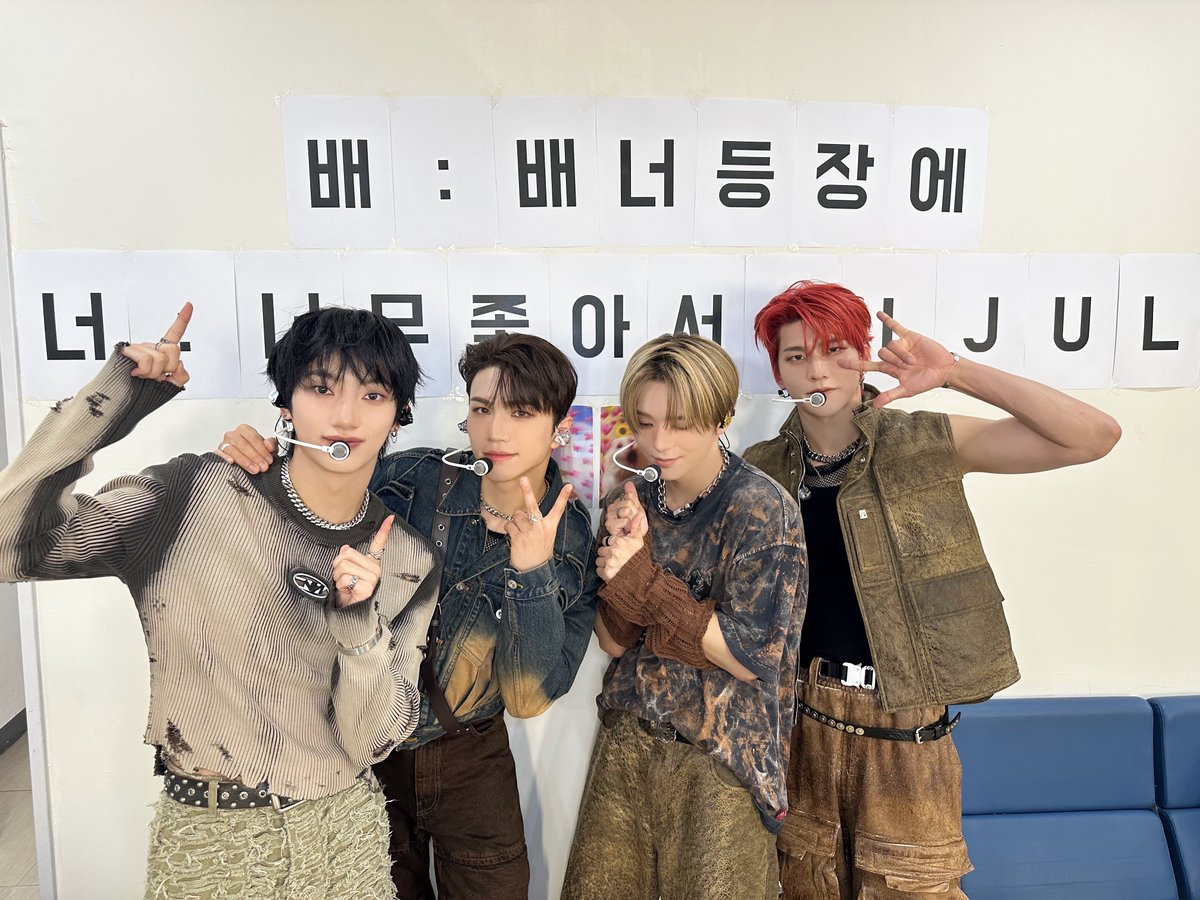 [#VANNER]

배너로 2행시
해보겠습니다.

배 : 배너
너 : 1위

1위 가수 배너 ( ͡° ͜ʖ ͡ – ✧)

#VANNER #배너
#BURN #Automatic