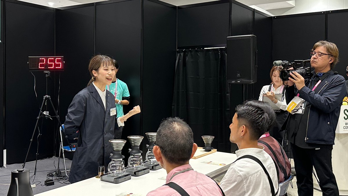 SCAJ Conference (@scajconference) on Twitter photo 競技会紹介:ジャパン ブリューワーズ カップ(JBrC)2024
▶️機械的動力を伴わない手動の器具を、競技者が自身で選択し抽出技術を競う競技会。コーヒーの魅力をどのように引き出すか、技術や知識とともに、競技者の個性と創意工夫が問われる競技会です。 競技会紹介:ジャパン ブリューワーズ カップ(JBrC)2024
▶️機械的動力を伴わない手動の器具を、競技者が自身で選択し抽出技術を競う競技会。コーヒーの魅力をどのように引き出すか、技術や知識とともに、競技者の個性と創意工夫が問われる競技会です。