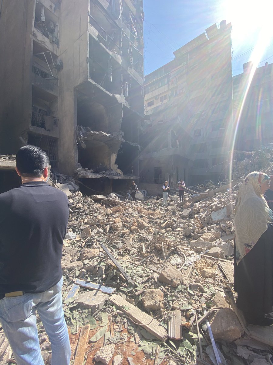 anna_ohan's tweet image. This is what the #Israeli aggression caused with several martyred and many injured. Basta, #Beirut 
Even the bird died of suffocation, imagine the people.