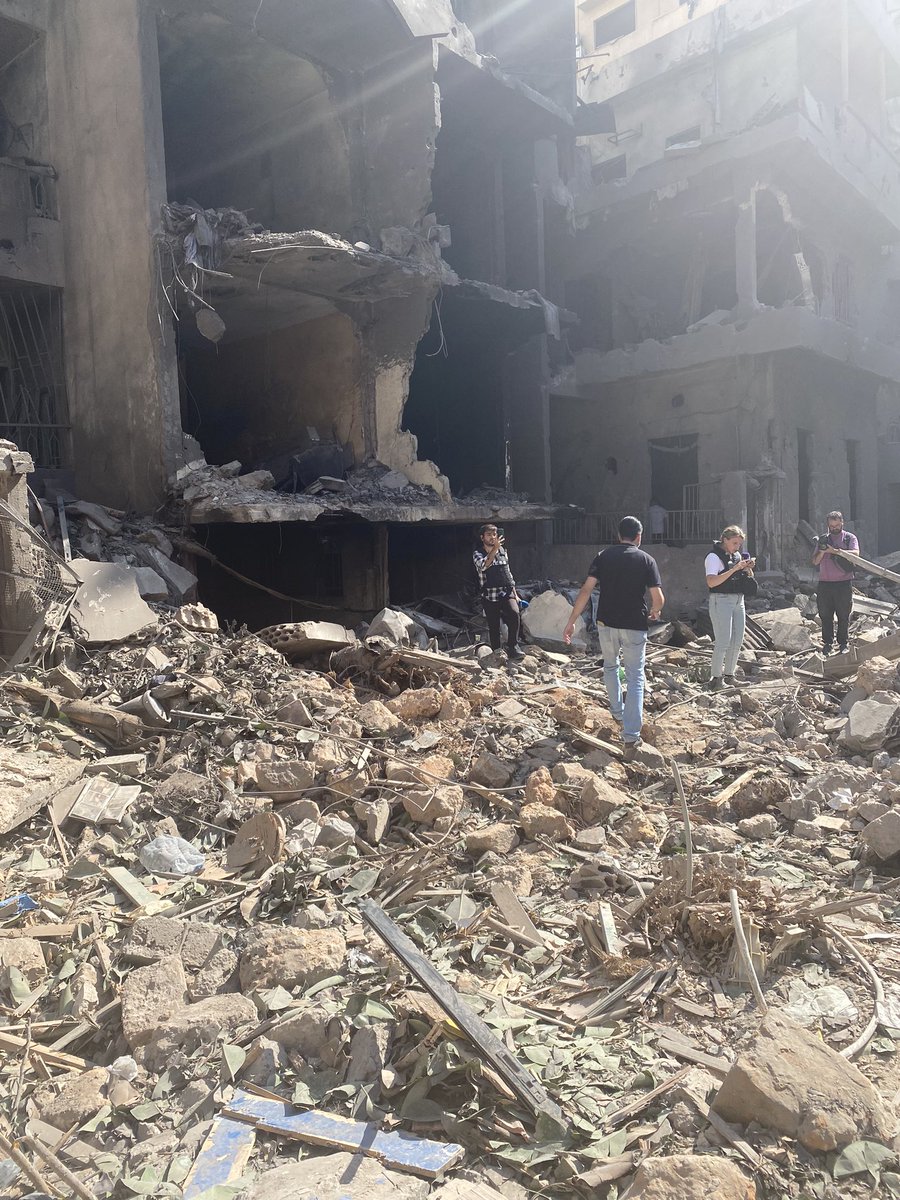 anna_ohan's tweet image. This is what the #Israeli aggression caused with several martyred and many injured. Basta, #Beirut 
Even the bird died of suffocation, imagine the people.