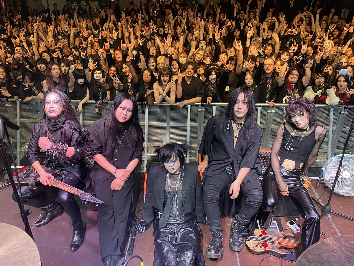 MadmansEsprit's tweet photo. It was good to see you all. Thank you.

Bratislava, you are the next! https://t.co/57NhmZffVX
