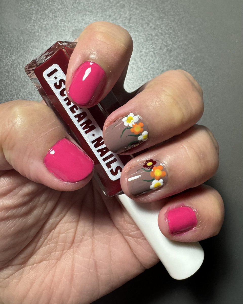 WynnSedai's tweet photo. Fresh polish…

#amateurnailartist #freshnails #iscreamnails #iscreamnailpolish #springnails https://t.co/PpbKTs4rOr