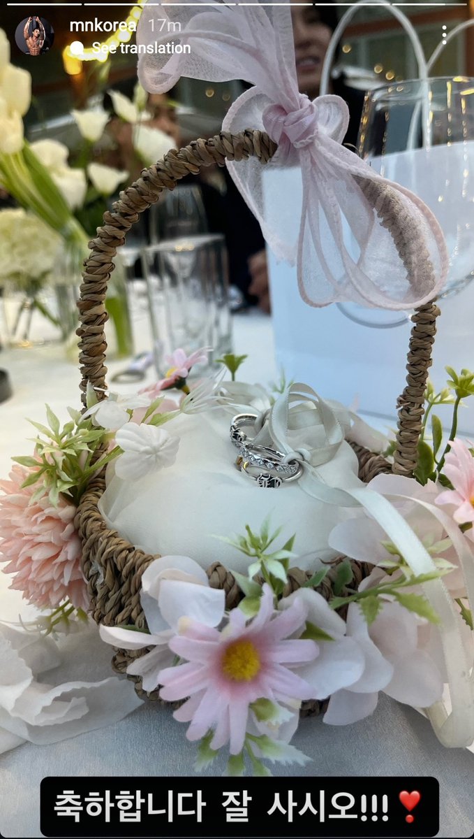 YJH891219_TH's tweet photo. แหวนแต่งงาน 💍

IG: mn_korea
#용준형 #YONGJUNHYUNG #ยงจุนฮยอง https://t.co/5xcIfhRPty