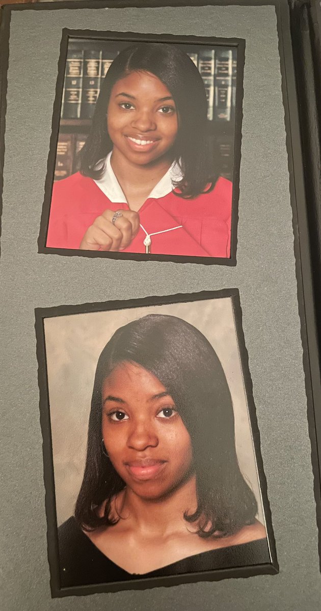 LaraeMyles's tweet image. #FlasbackFriday #ClassOf2004 ❤️🐯🤍