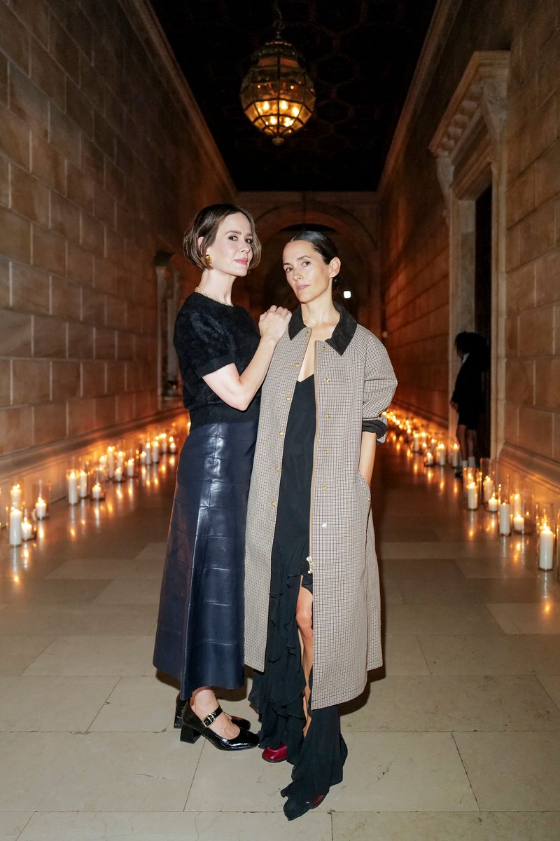 PaulsonSource's tweet photo. 📸 Gallery Update: Photos of Sarah Paulson attending the J Crew Event during NFW (September 05) have been added to our gallery. Enjoy! #SarahPaulson 
🔗https://t.co/Tfw458U00d https://t.co/9fyP9J7wG9