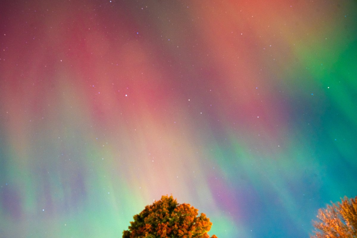 Here is my Northern Lights photo shot from my house. #ottawa #northernlights #Auroraborealis