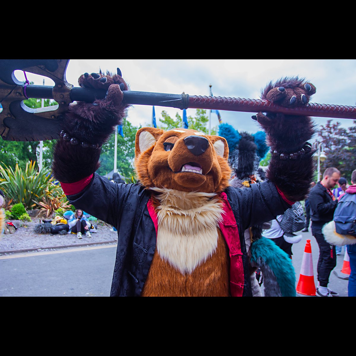 There's nothing to fear this month, except <a href="/Sumiyakikun/">Sumiyaki</a> 💀
Happy #FursuitFriday everyone!

Feat: <a href="/Retro_the_Wolf/">Retro The Wolf</a> @Tim_the_Ecaflip 
📷 by <a href="/ItsAdventureFox/">Korinn</a>